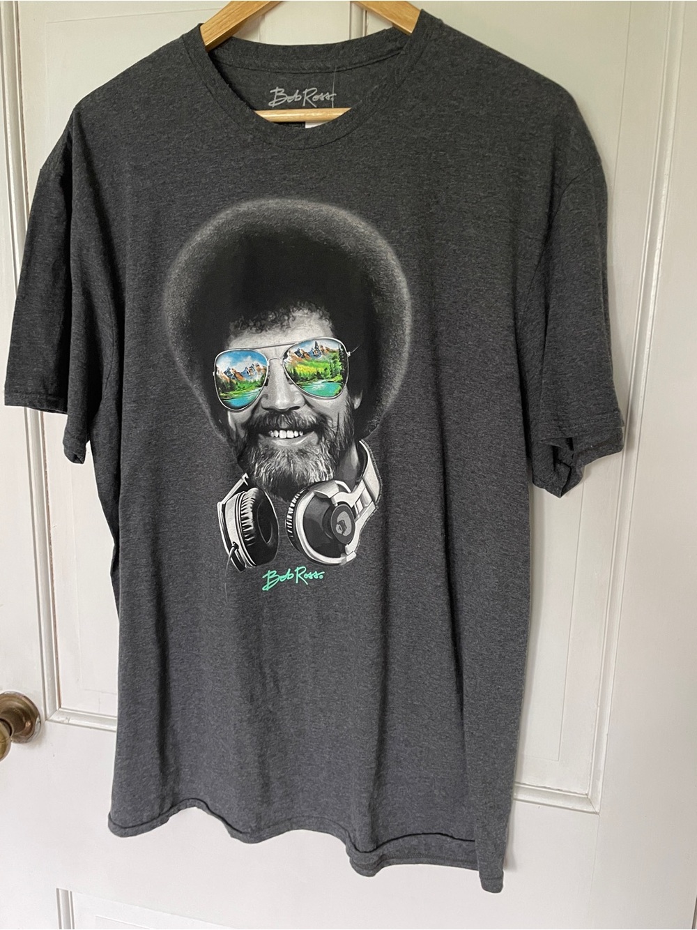 Bob Ross Men's Short Sleeve Graphic Tee - Charcoal Heather Gray Headphones